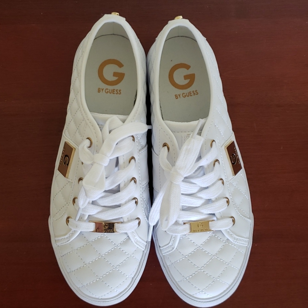 GBG Los Angeles Backer Lace-Up Sneakers